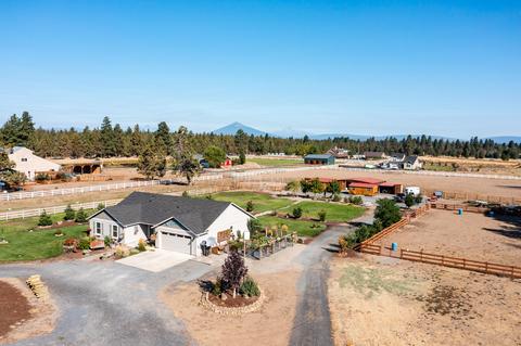 67140 Harrington Loop Rd, Bend, OR 97703 photo 1