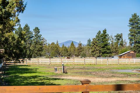 67140 Harrington Loop Rd, Bend, OR 97703 photo 28