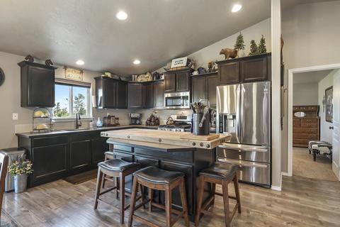 67140 Harrington Loop Rd, Bend, OR 97703 photo 9