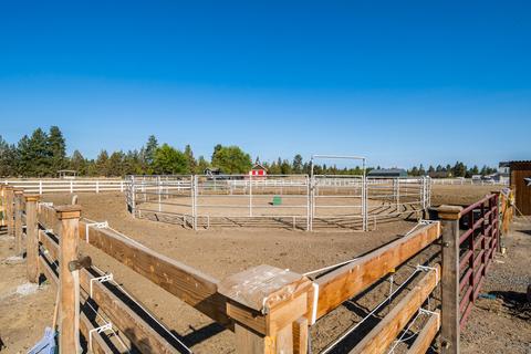 67140 Harrington Loop Rd, Bend, OR 97703 photo 25