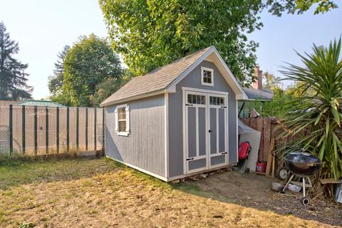710 E Park St, Grants Pass, OR 97527 photo 25