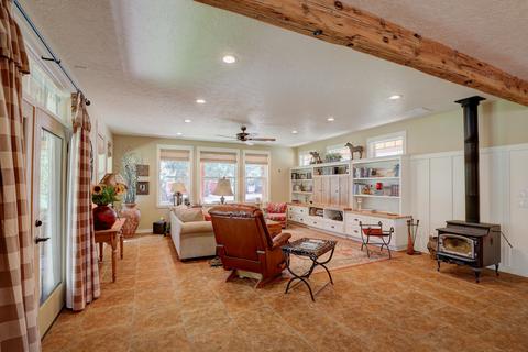 67289 Trout Ln, Bend, OR 97703 photo 17