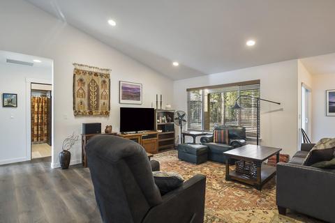 56039 Marsh Hawk Rd, Bend, OR 97707 photo 7