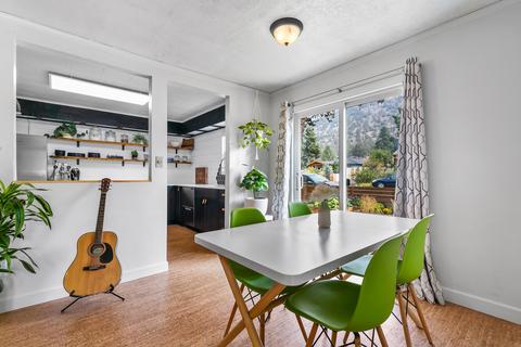 835 NE 12th St, Bend, OR 97701 photo 5