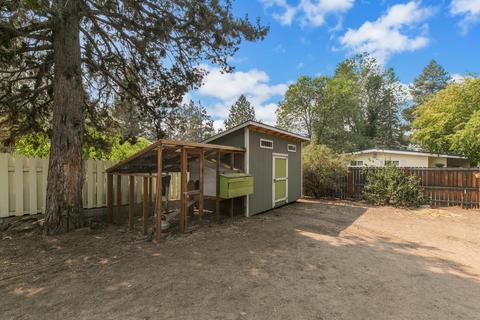 835 NE 12th St, Bend, OR 97701 photo 17