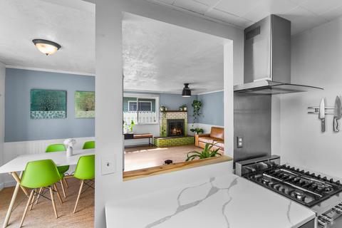835 NE 12th St, Bend, OR 97701 photo 10