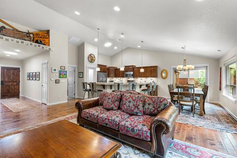1202 SW Mcclellan Ln, Bend, OR 97702 photo 14