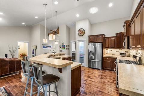 1202 SW Mcclellan Ln, Bend, OR 97702 photo 18