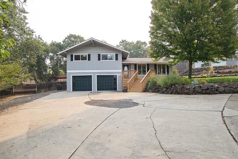 425 Rodale Dr, Eagle Point, OR 97524 photo 3