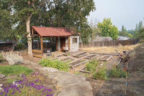 425 Rodale Dr, Eagle Point, OR 97524 photo 32
