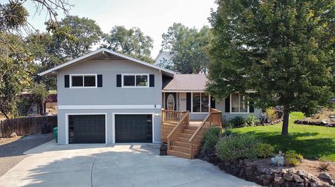 425 Rodale Dr, Eagle Point, OR 97524 photo 1