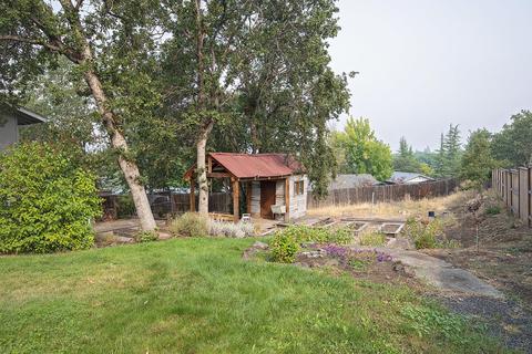 425 Rodale Dr, Eagle Point, OR 97524 photo 31