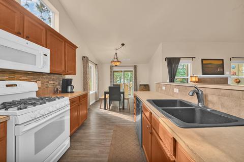 19512 Fishhawk Loop, Bend, OR 97702 photo 15