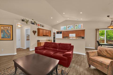 19512 Fishhawk Loop, Bend, OR 97702 photo 12