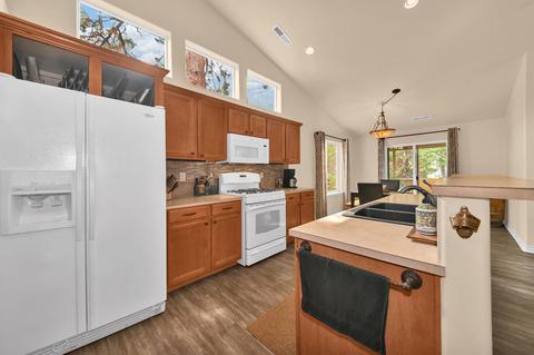 19512 Fishhawk Loop, Bend, OR 97702 photo 14