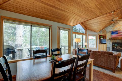 57649 Red Cedar Ln, Sunriver, OR 97707 photo 5