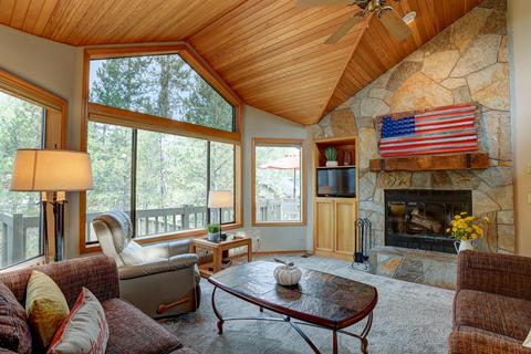 57649 Red Cedar Ln, Sunriver, OR 97707 photo 3