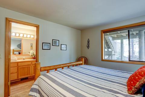 57649 Red Cedar Ln, Sunriver, OR 97707 photo 33