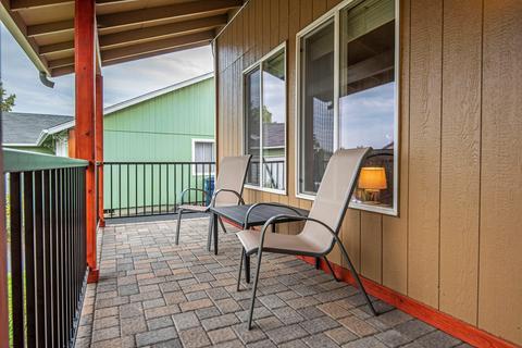63377 Brody Ln, Bend, OR 97701 photo 3