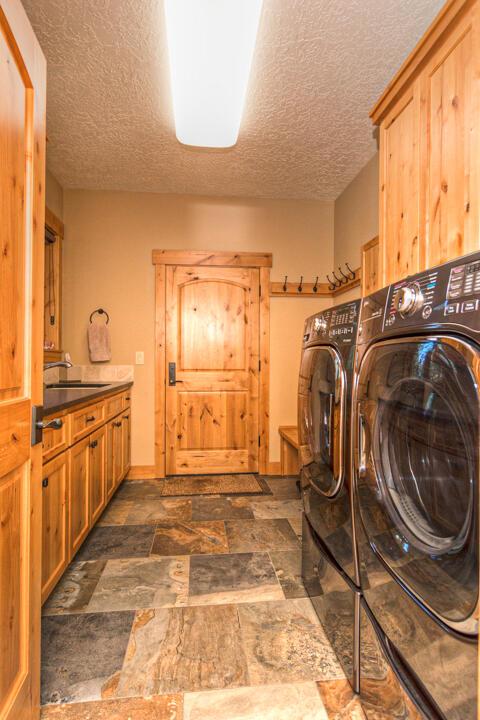 56191 Sable Rock Loop, Bend, OR 97707 photo 29