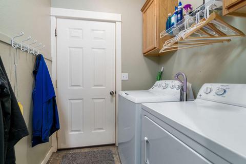 21385 Oakview Dr, Bend, OR 97701 photo 14