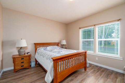 21385 Oakview Dr, Bend, OR 97701 photo 7