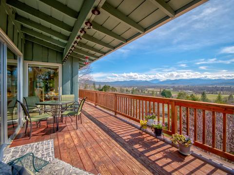 820 Mesa Dr, Eagle Point, OR 97524 photo 1