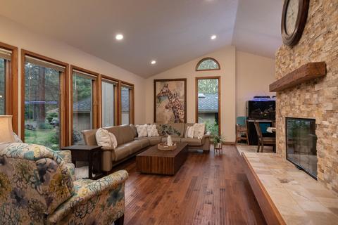 60646 Teton Ct, Bend, OR 97702 photo 3