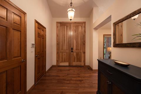 60646 Teton Ct, Bend, OR 97702 photo 2