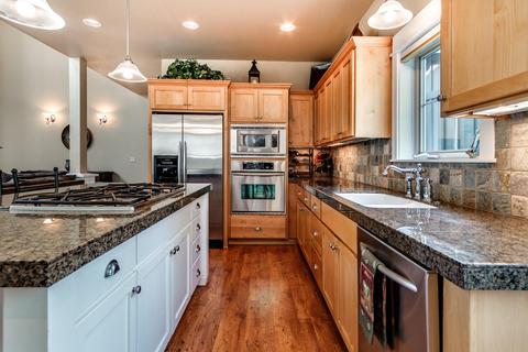 61358 Big Eddy Cir, Bend, OR 97702 photo 8