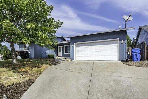 644 Clearview Way, Eagle Point, OR 97524 photo 2