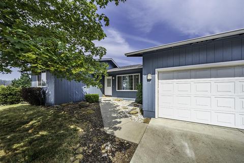 644 Clearview Way, Eagle Point, OR 97524 photo 3
