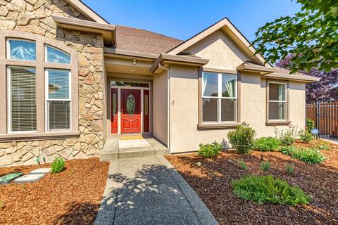 975 Greenway Ct, Eagle Point, OR 97524 photo 3