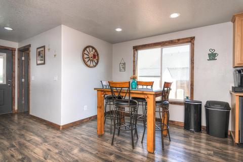 583 E D St, Culver, OR 97734 photo 9
