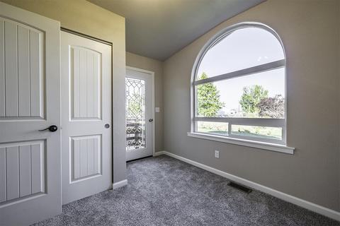 6922 Pinehurst St, Central Point, OR 97502 photo 17