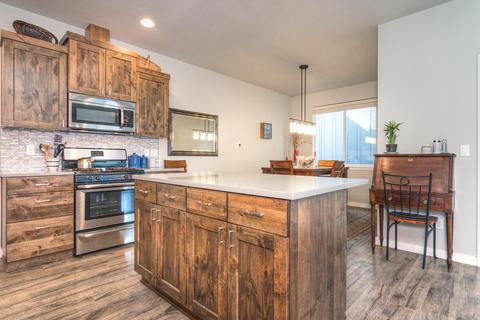 20456 Del Coco Ct, Bend, OR 97702 photo 9