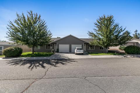 661 SW Ruby St, Madras, OR 97741 photo 1