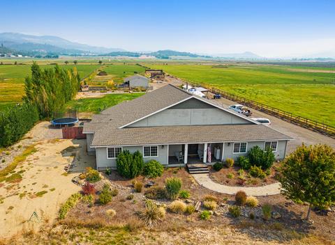 2817 Ball Rd, Eagle Point, OR 97524 photo 2