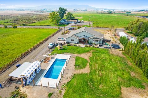 2817 Ball Rd, Eagle Point, OR 97524 photo 3