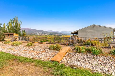 2817 Ball Rd, Eagle Point, OR 97524 photo 5