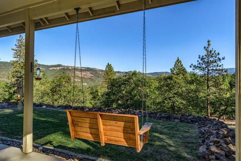 8112 E Antelope Rd, Eagle Point, OR 97524 photo 13