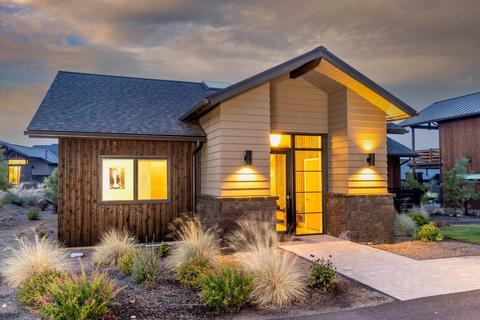 19138 Gateway Loop, Bend, OR 97702 photo 2
