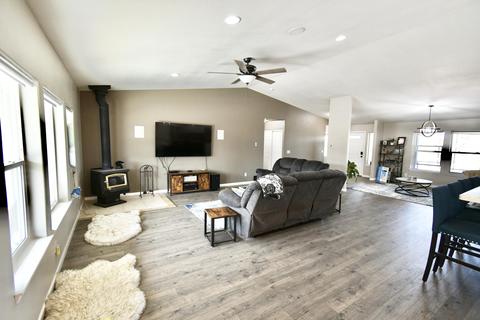 21305 Gift Rd, Bend, OR 97703 photo 23
