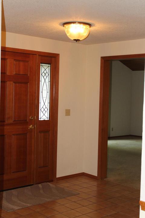 492 Vincent Ave, Central Point, OR 97502 photo 3