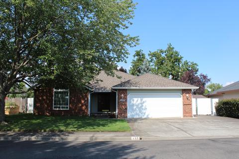 492 Vincent Ave, Central Point, OR 97502 photo 1