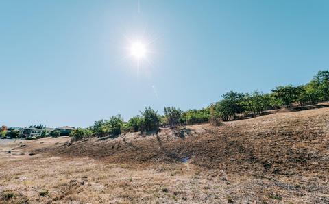 4690 Hathaway Dr, Medford, OR 97504