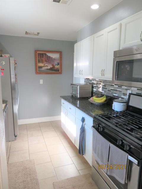 10232 Wright Ave, Klamath Falls, OR 97603 photo 2
