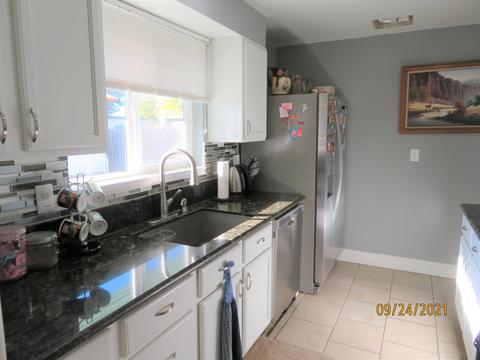 10232 Wright Ave, Klamath Falls, OR 97603 photo 3