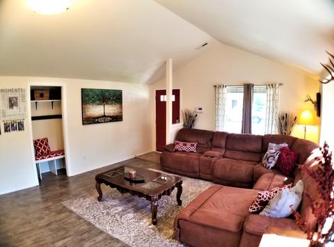 351 Candis Dr, Eagle Point, OR 97524 photo 4