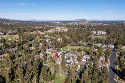 61574 Devils Lake Dr, Bend, OR 97702 photo 4